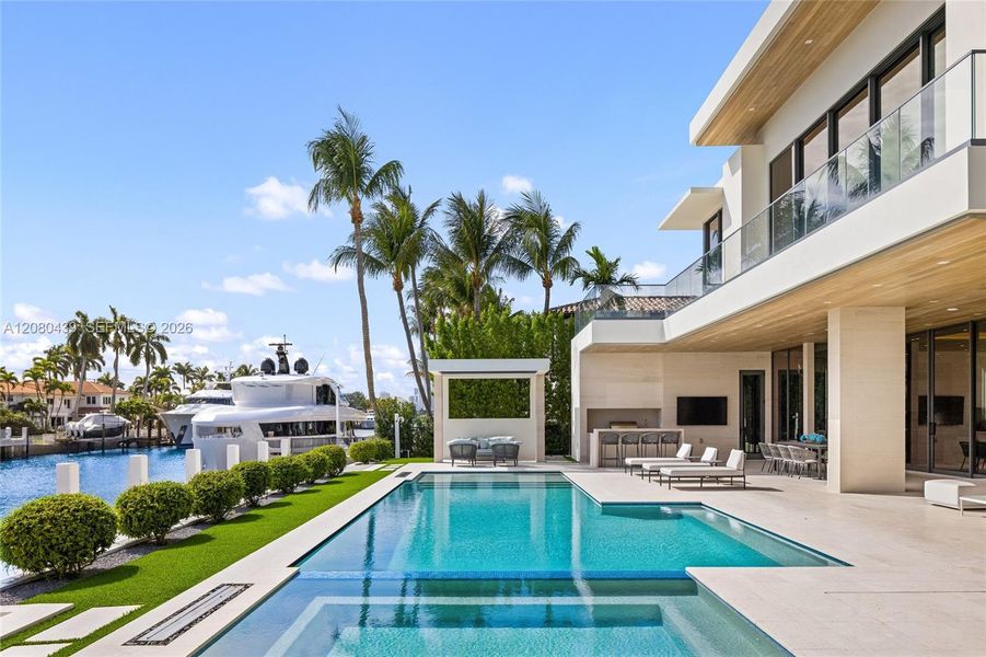 Exterior details and patio area of a home in , Fort Lauderdale (Image 25).
