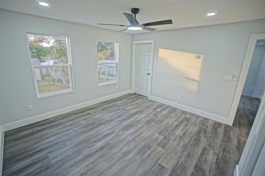 Spacious, unfurnished interior of a new home in , Lakeland (Image 32).