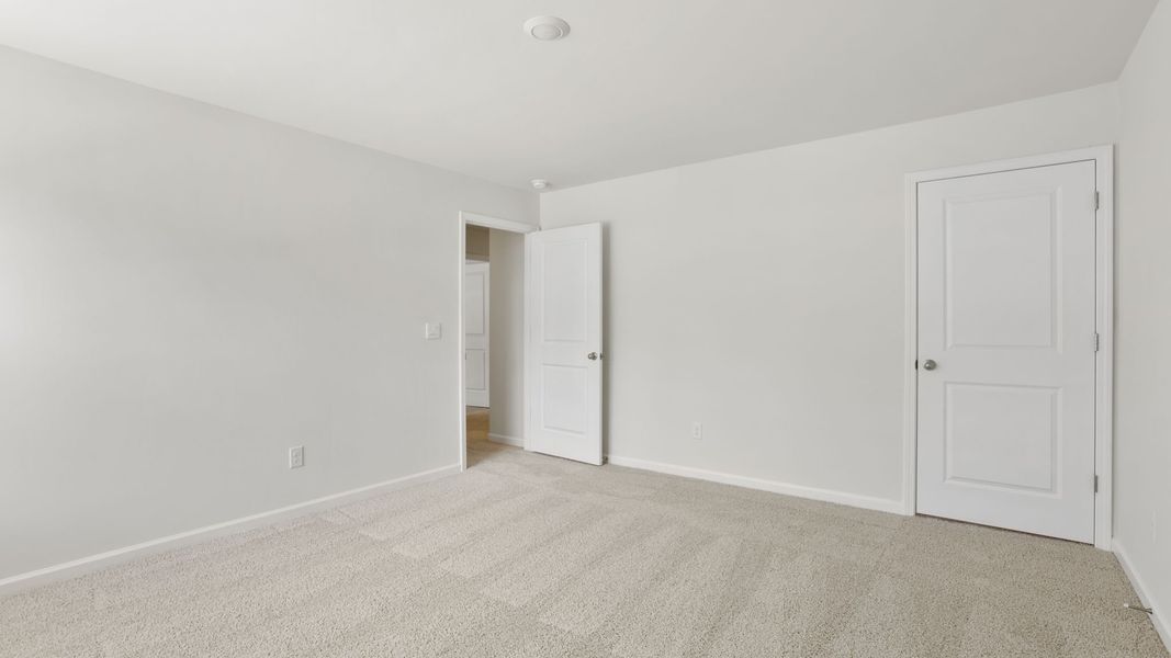Spacious, unfurnished interior of a new home in Harrier Point, Woodruff (Image 27).