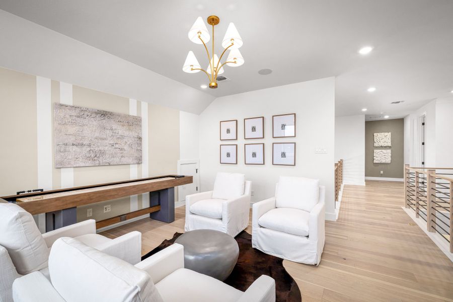 Representative furnished interior of a home built from the Gillett by Pulte Homes in Kuempel Farms, Pflugerville (Image 32).