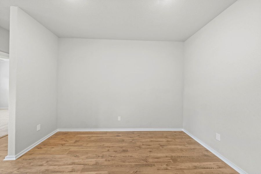 Spacious, unfurnished interior of a new home in Laurel Landing, Alvin (Image 16).