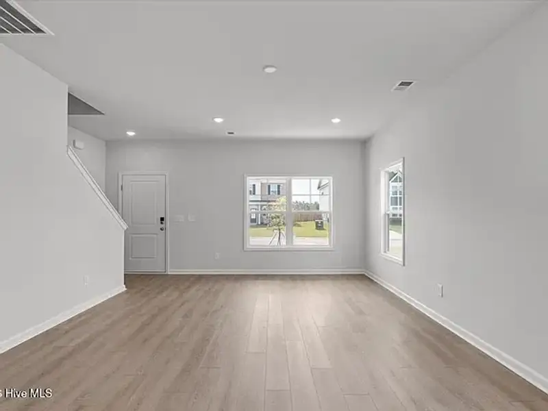 Spacious, unfurnished interior of a new home in Portrait Hills, Aiken (Image 7).