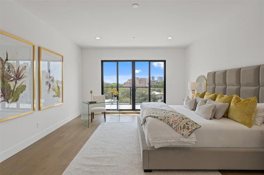 Furnished interior view inside a new home in , Dallas (Image 26).