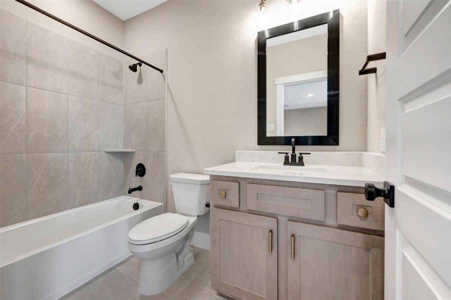 Furnished interior view inside a new home in Retreat at Oak Park, Houston (Image 7).