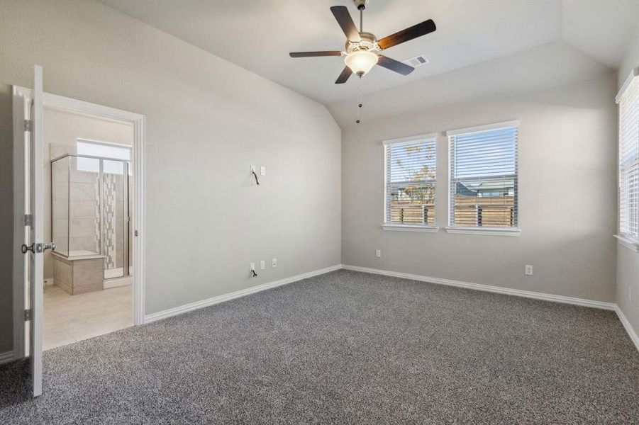 Spacious, unfurnished interior of a new home in Solterra Texas, Mesquite (Image 11).