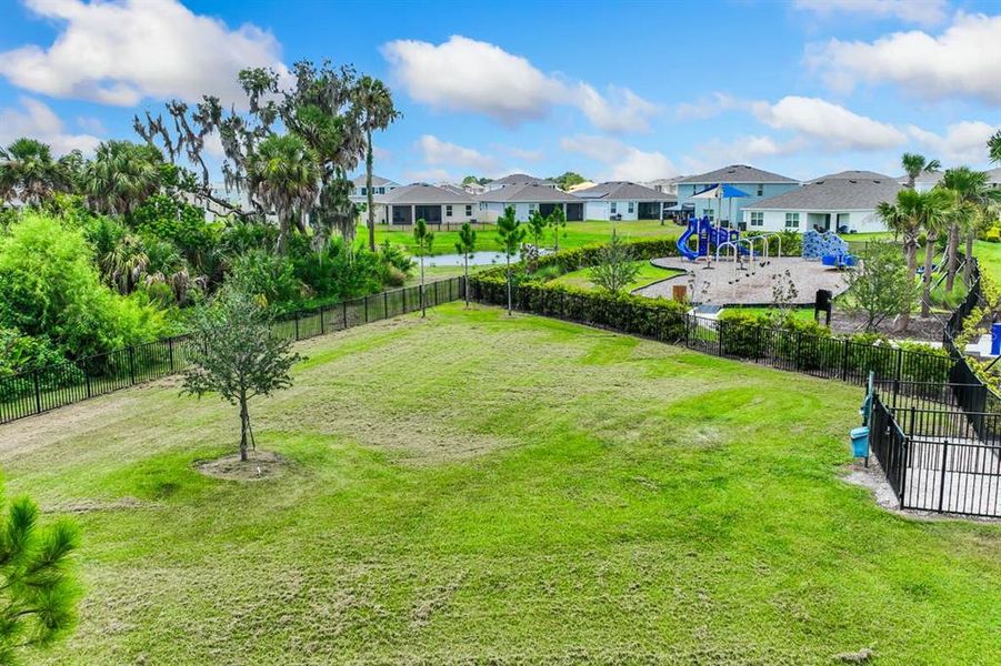 Community amenities in Silverstone North, Palmetto (Image 21).