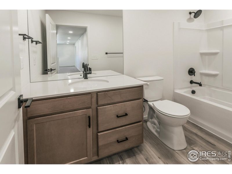 SECONDARY BATH SECONDARY BATH