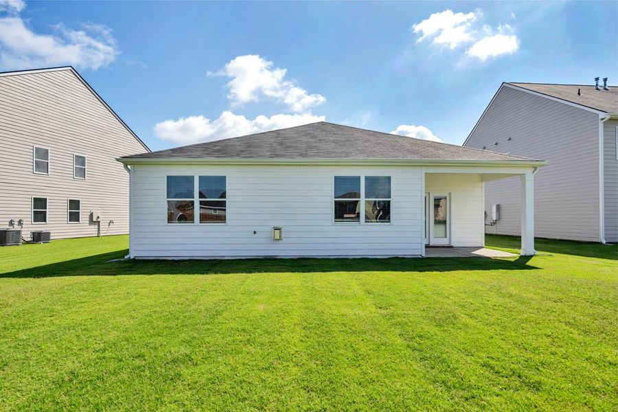 Representative exterior details of a home built from the Cali by D.R. Horton in Estates at Deer Hollow, Grovetown (Image 3).