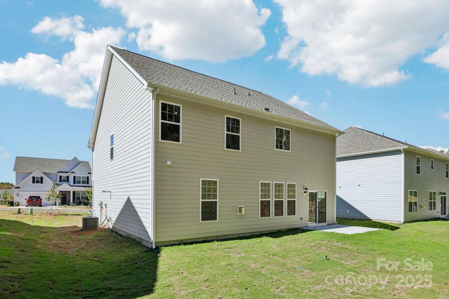 Exterior details and patio area of a home in Falls Cove, Troutman (Image 22).