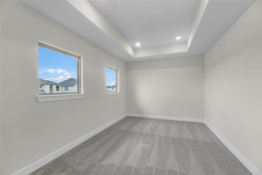 Spacious, unfurnished interior of a new home in Cross Creek West - 45', Fulshear (Image 16).