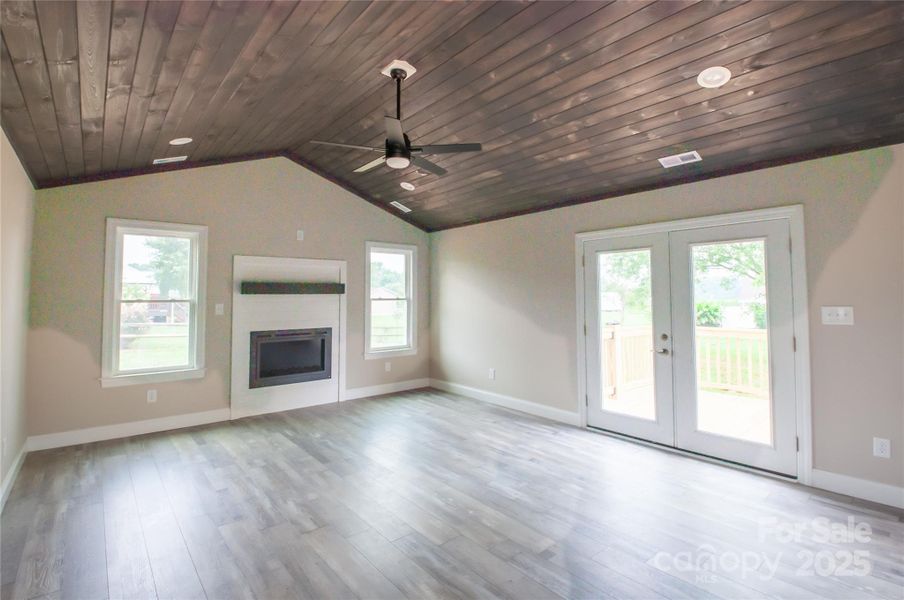 Spacious, unfurnished interior of a new home in , Ronda (Image 10).