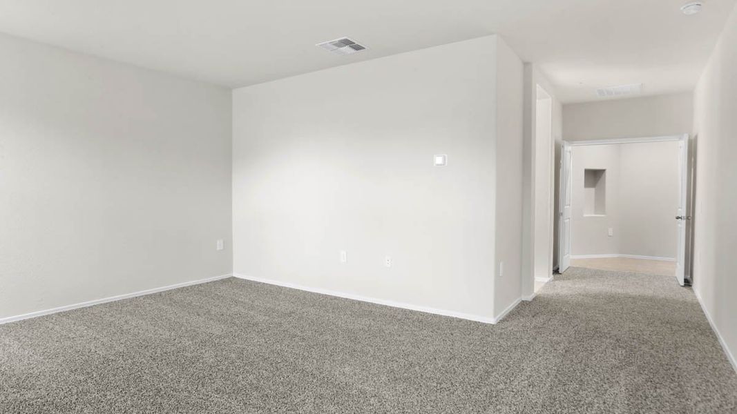 Spacious, unfurnished interior of a new home in Rio Rancho Estates, Wittmann (Image 16).
