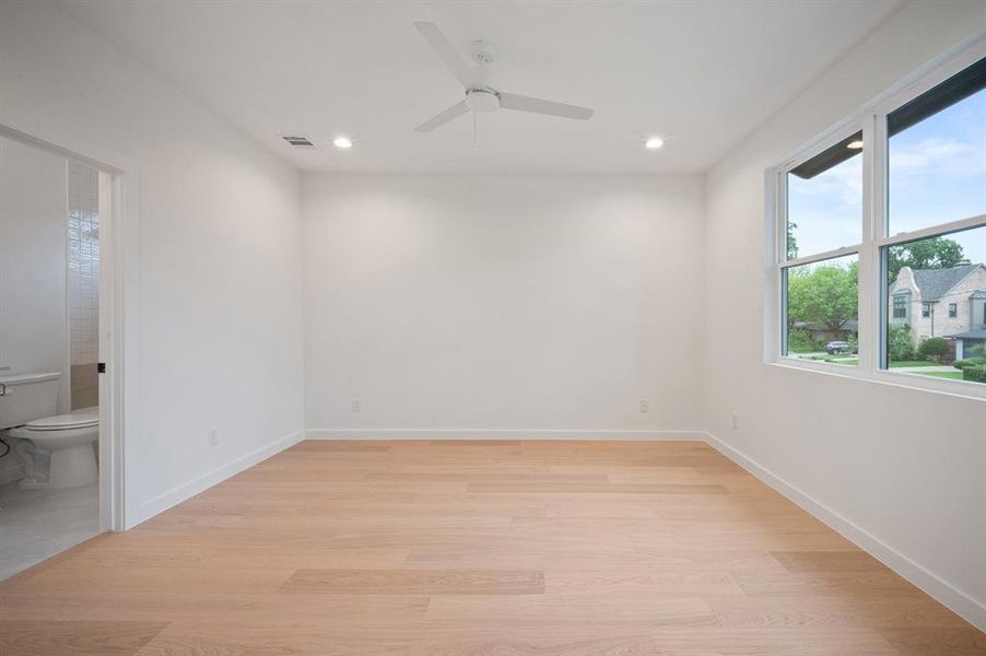 Spacious, unfurnished interior of a new home in , Dallas (Image 23).