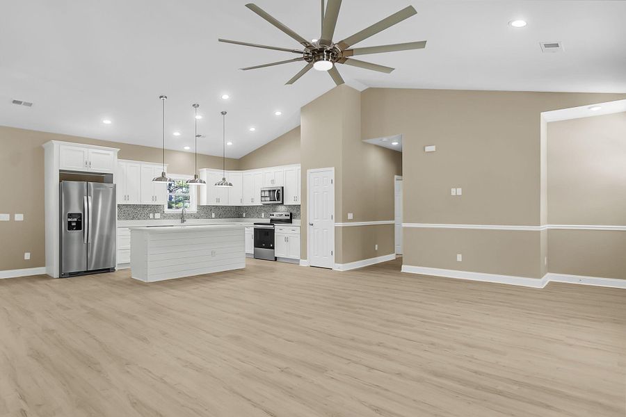 Spacious, unfurnished interior of a new home in , Round O (Image 21).