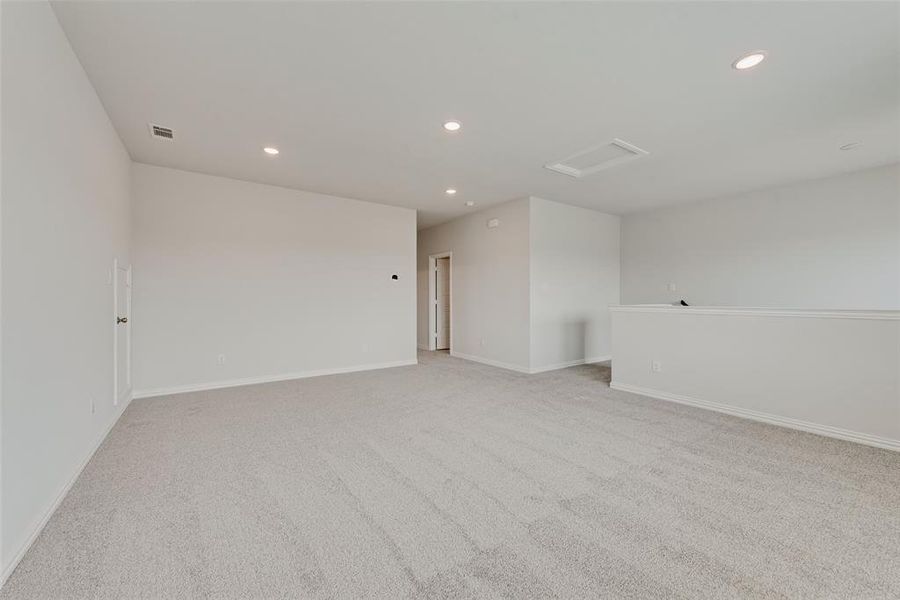 Spacious, unfurnished interior of a new home in Villages of Hurricane Creek, Anna (Image 28). Spacious, unfurnished interior of a new home in Villages of Hurricane Creek, Anna (Image 28).