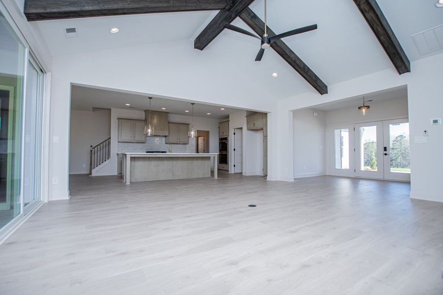 Spacious, unfurnished interior of a new home in The Reserve at Red Oaks, Carrollton (Image 17).
