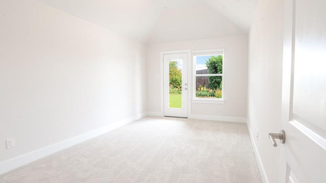 the-abbey-at-mercer-crossing-oak-farmers-branch-guest-bedroom-1