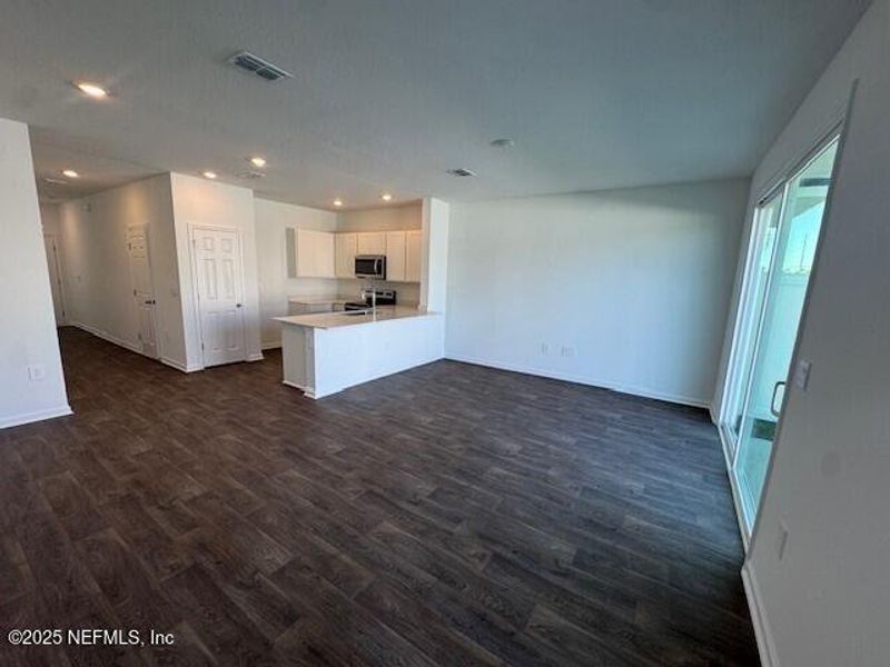 Spacious, unfurnished interior of a new home in The Landing, Middleburg (Image 42). Spacious, unfurnished interior of a new home in The Landing, Middleburg (Image 42).