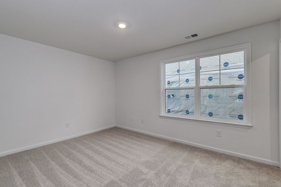 Spacious, unfurnished interior of a new home in Arcadia, Myrtle Beach (Image 36).