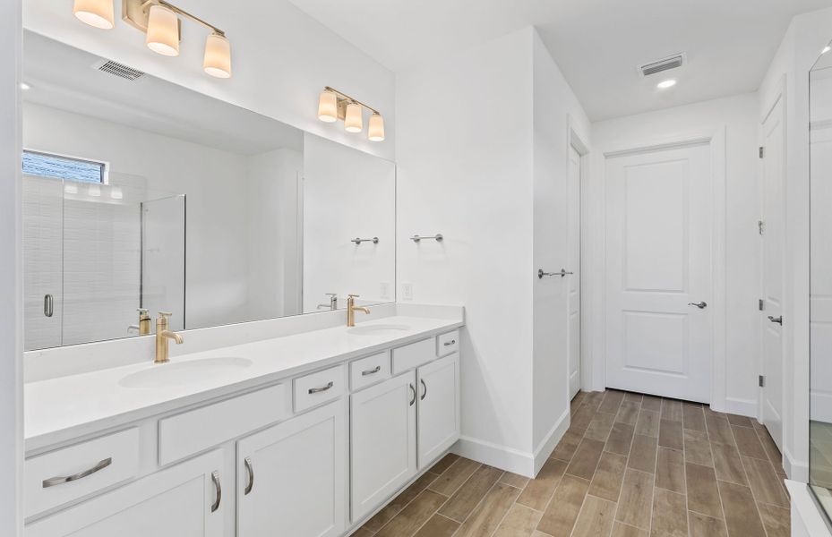 Furnished interior view inside a new home in Terreno, Naples (Image 5).