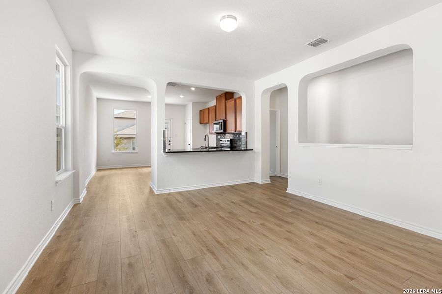 Spacious, unfurnished interior of a new home in Knox Ridge, Converse (Image 15).