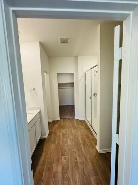 Spacious, unfurnished interior of a new home in Durango, Mustang Ridge (Image 11).