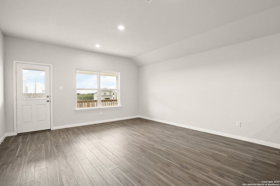 Spacious, unfurnished interior of a new home in Hunters Ranch, San Antonio (Image 15).