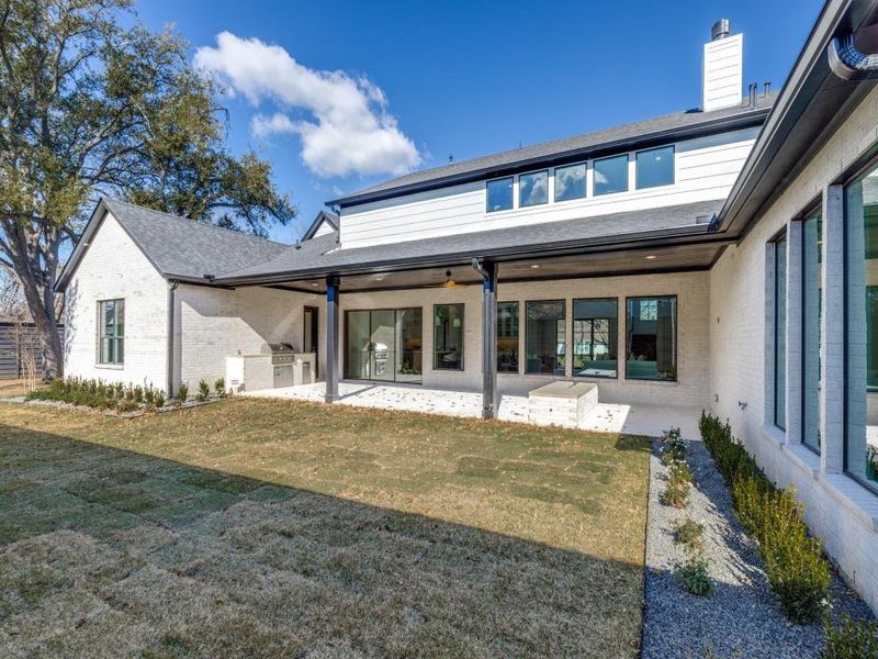 Exterior details and patio area of a home in , Dallas (Image 23).