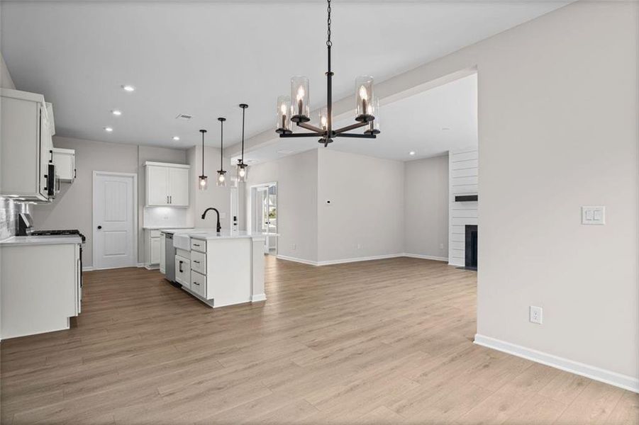 Spacious, unfurnished interior of a new home in Pickens Bluff, Dallas (Image 33).