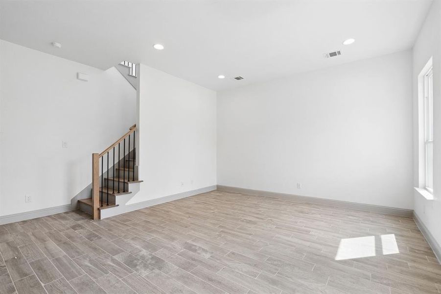 Spacious, unfurnished interior of a new home in Hills of Lake Country, Fort Worth (Image 25).