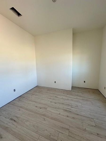 Image 27 of a home in .