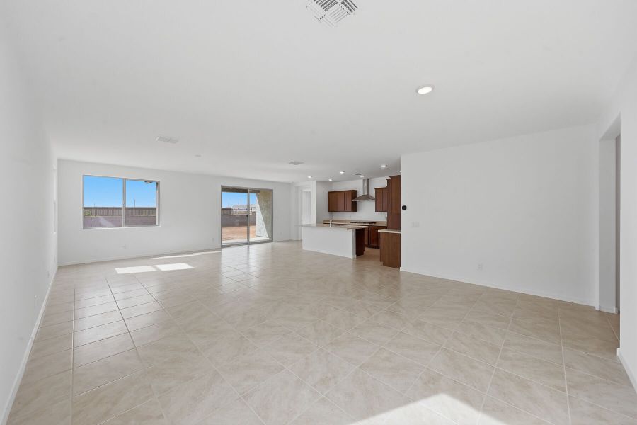 Spacious, unfurnished interior of a new home in Tierra Vistoso, Surprise (Image 9).