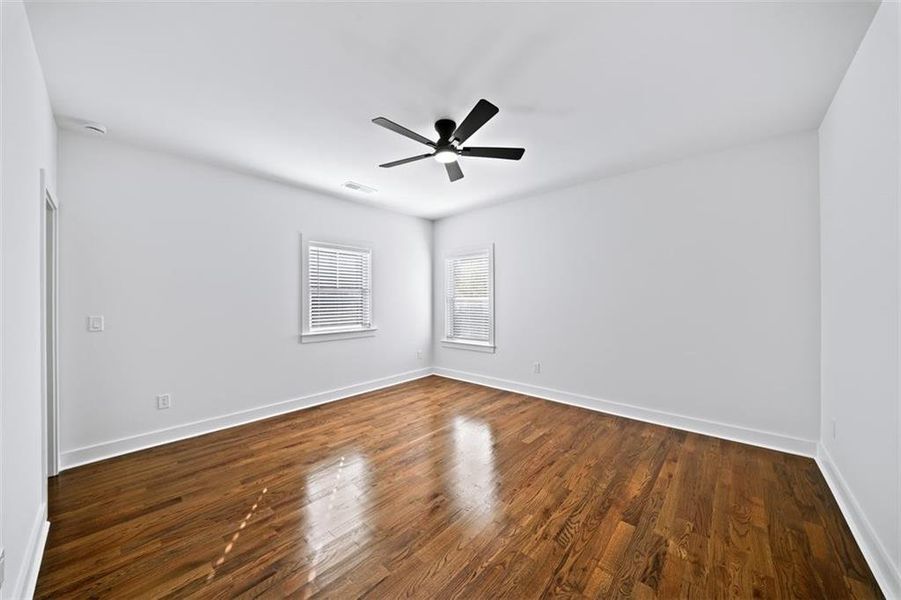 Spacious, unfurnished interior of a new home in Silvercrest Lakes, Acworth (Image 55).