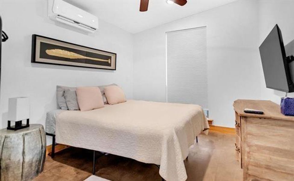 Furnished interior view inside a new home in , Lindale (Image 6).