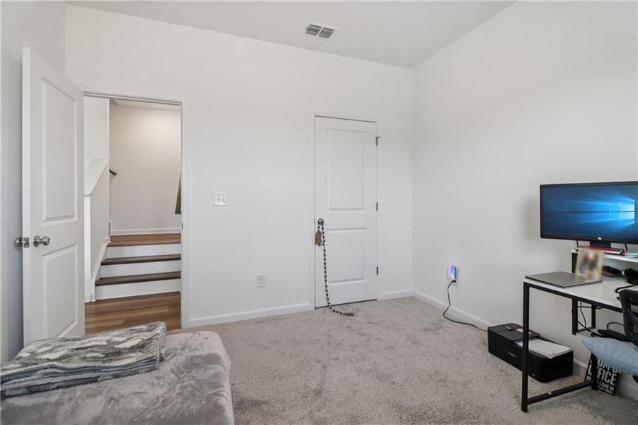 Spacious, unfurnished interior of a new home in , Gainesville (Image 25).