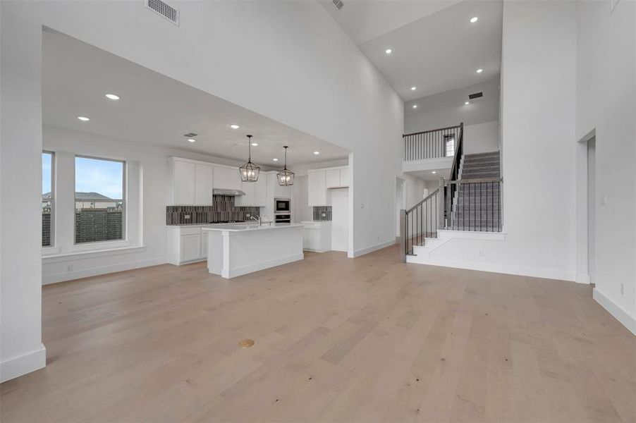 Spacious, unfurnished interior of a new home in Lilyana, Celina (Image 35).