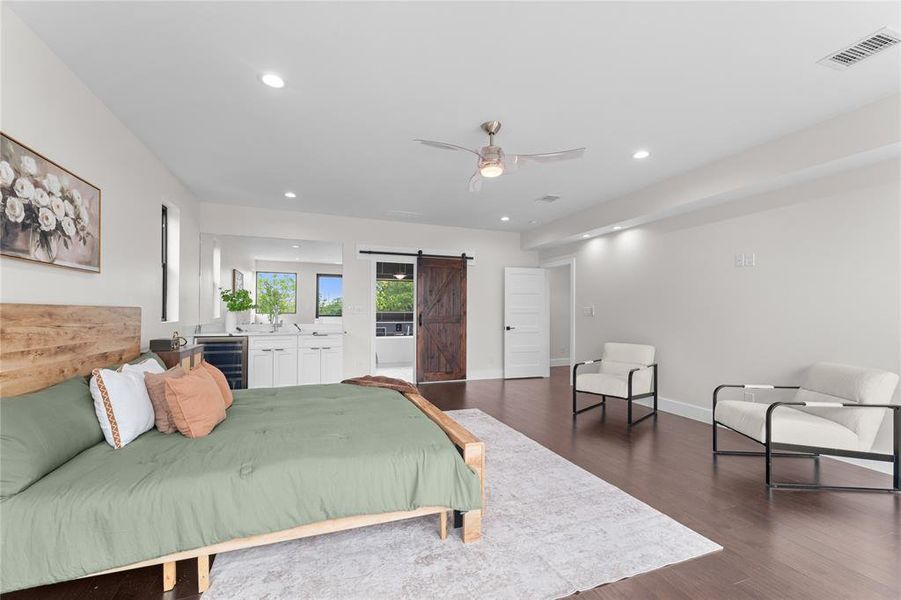 Furnished interior view inside a new home in , Dallas (Image 26).