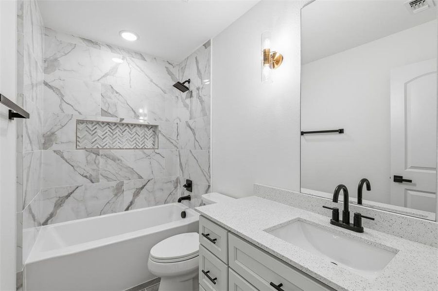 Furnished interior view inside a new home in , Sherman (Image 14).