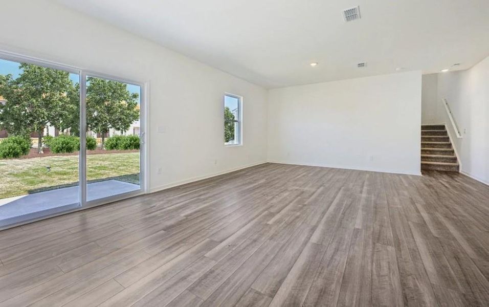 Spacious, unfurnished interior of a new home in Crescent Pointe, Carrollton (Image 6). Spacious, unfurnished interior of a new home in Crescent Pointe, Carrollton (Image 6).