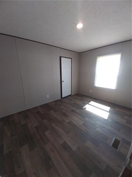 Spacious, unfurnished interior of a new home in , Dawsonville (Image 13).