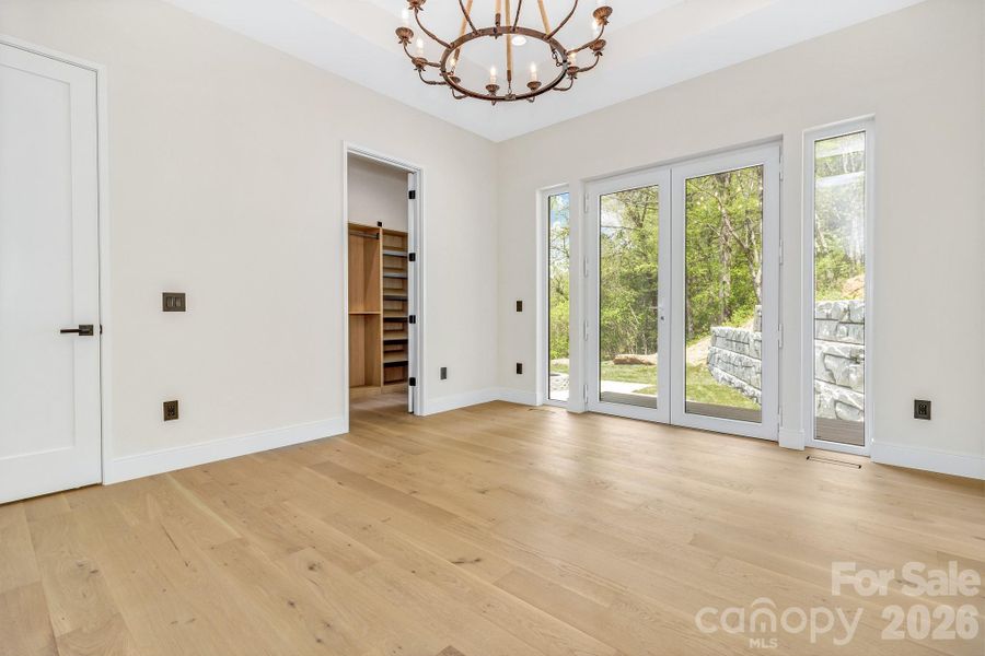 Spacious, unfurnished interior of a new home in , Leicester (Image 44).