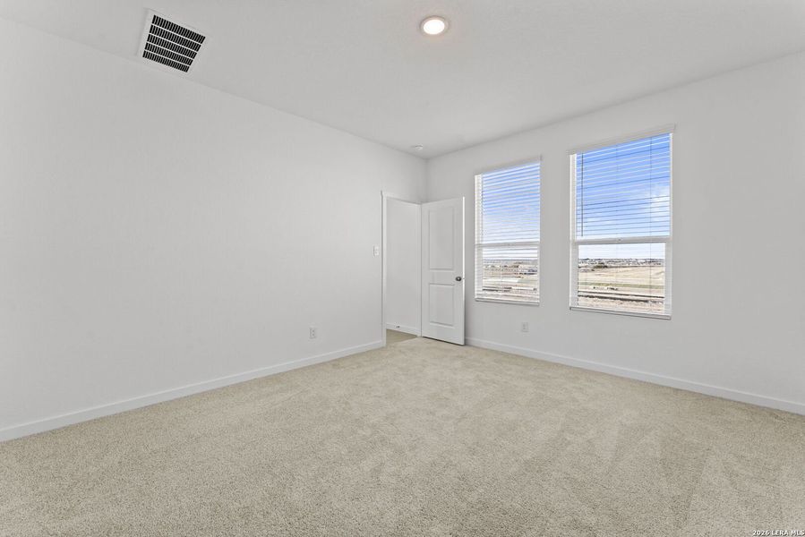 Spacious, unfurnished interior of a new home in Grace Valley, Marion (Image 31).