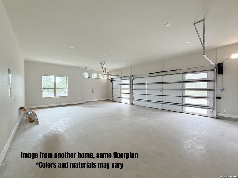 Spacious, unfurnished interior of a new home in , La Vernia (Image 14).