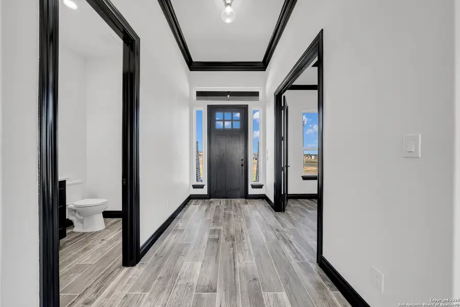 Spacious, unfurnished interior of a new home in , La Vernia (Image 44).