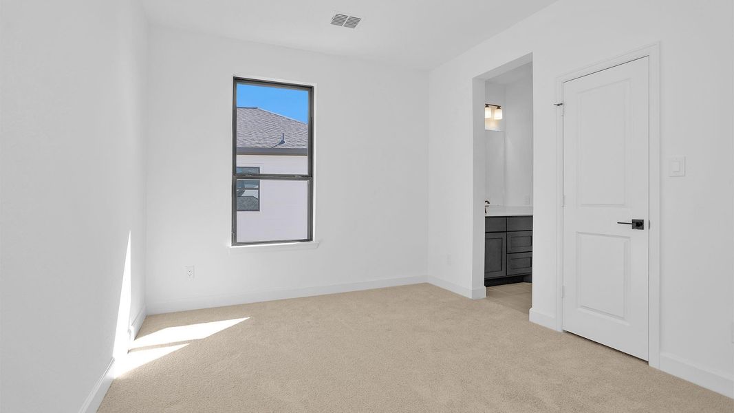 Spacious, unfurnished interior of a new home in Sienna 55' - Valencia, Missouri City (Image 7). Spacious, unfurnished interior of a new home in Sienna 55' - Valencia, Missouri City (Image 7).