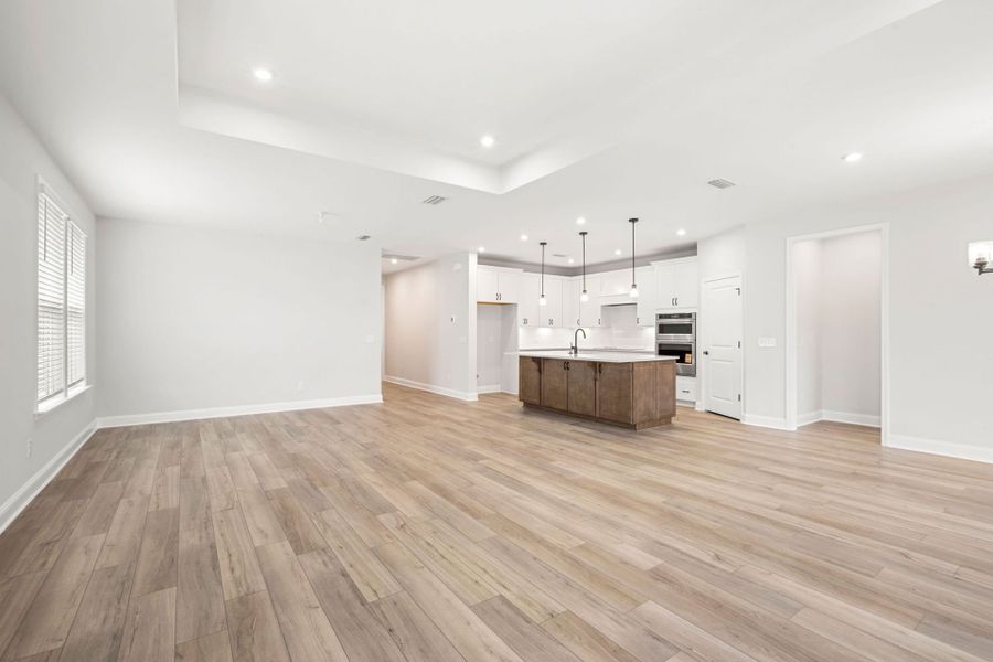 Spacious, unfurnished interior of a new home in Waterways, Richmond Hill (Image 29).