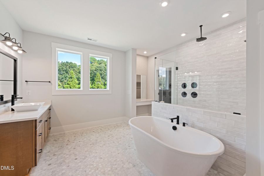 RGA-0436-00_Champlain A_Primary Bath RGA-0436-00_Champlain A_Primary Bath