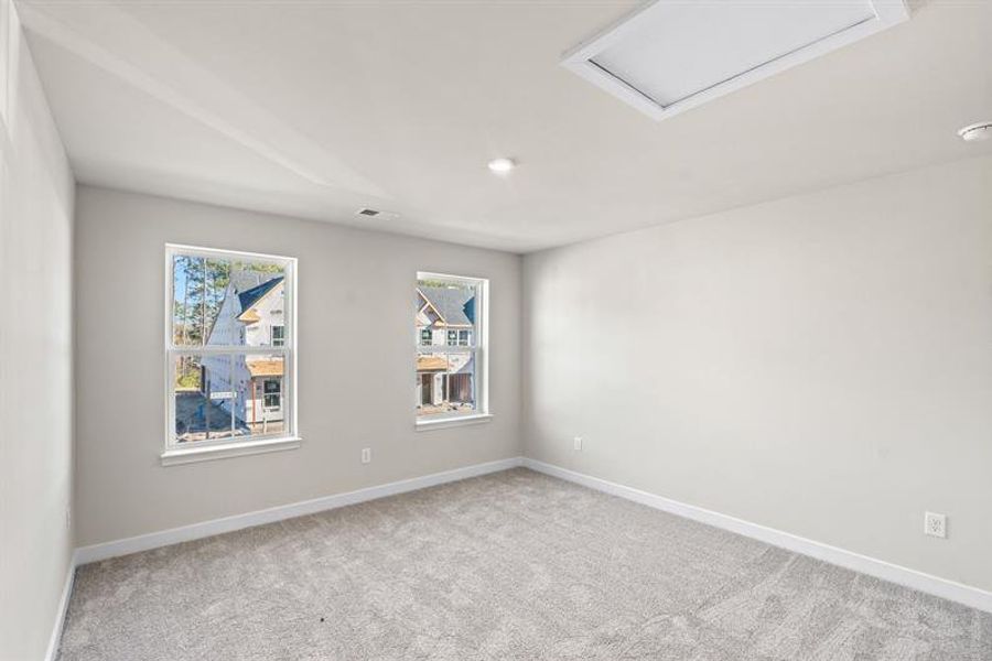 Spacious, unfurnished interior of a new home in Course Club at Prince Creek, Murrells Inlet (Image 20).