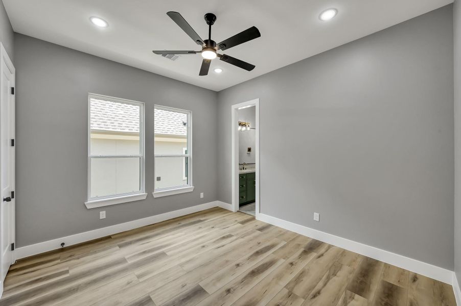 Spacious, unfurnished interior of a new home in , Montgomery (Image 25).