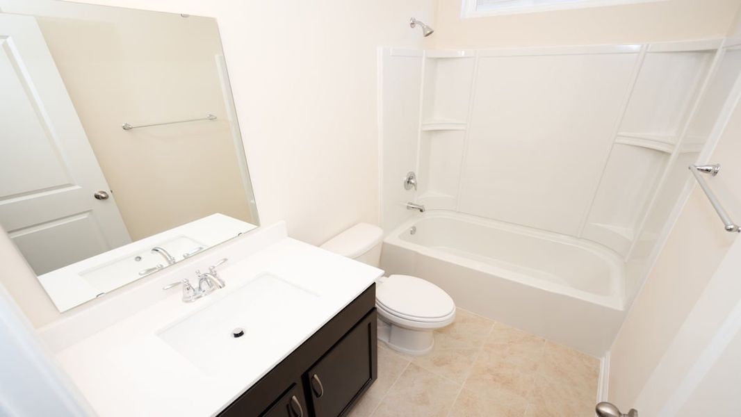 Representative furnished interior of a home built from the EATON by D.R. Horton in Waterbridge, Myrtle Beach (Image 6).